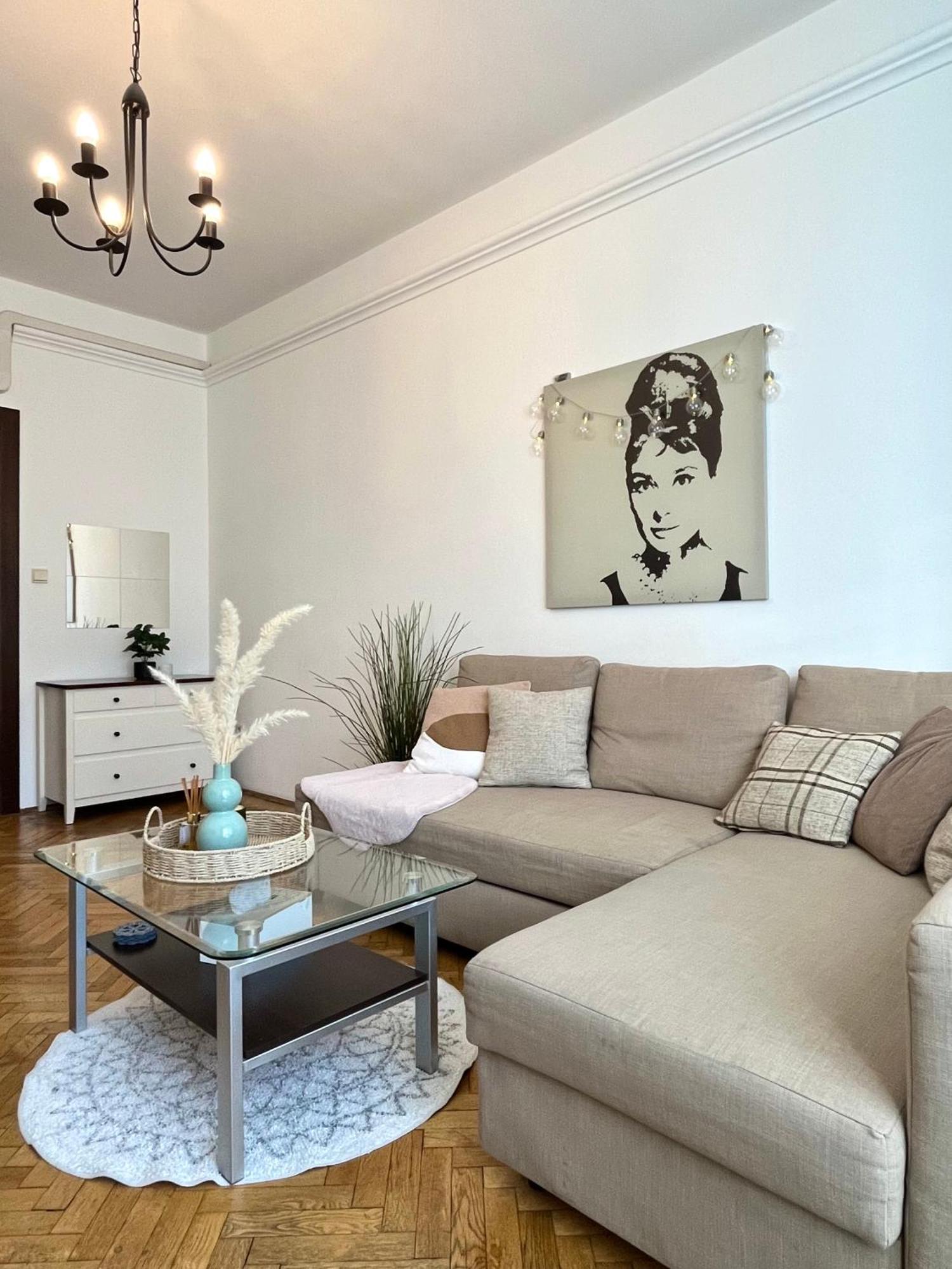 Audrey Hepburn Apartment Old Town Air Conditioned Братислава Экстерьер фото