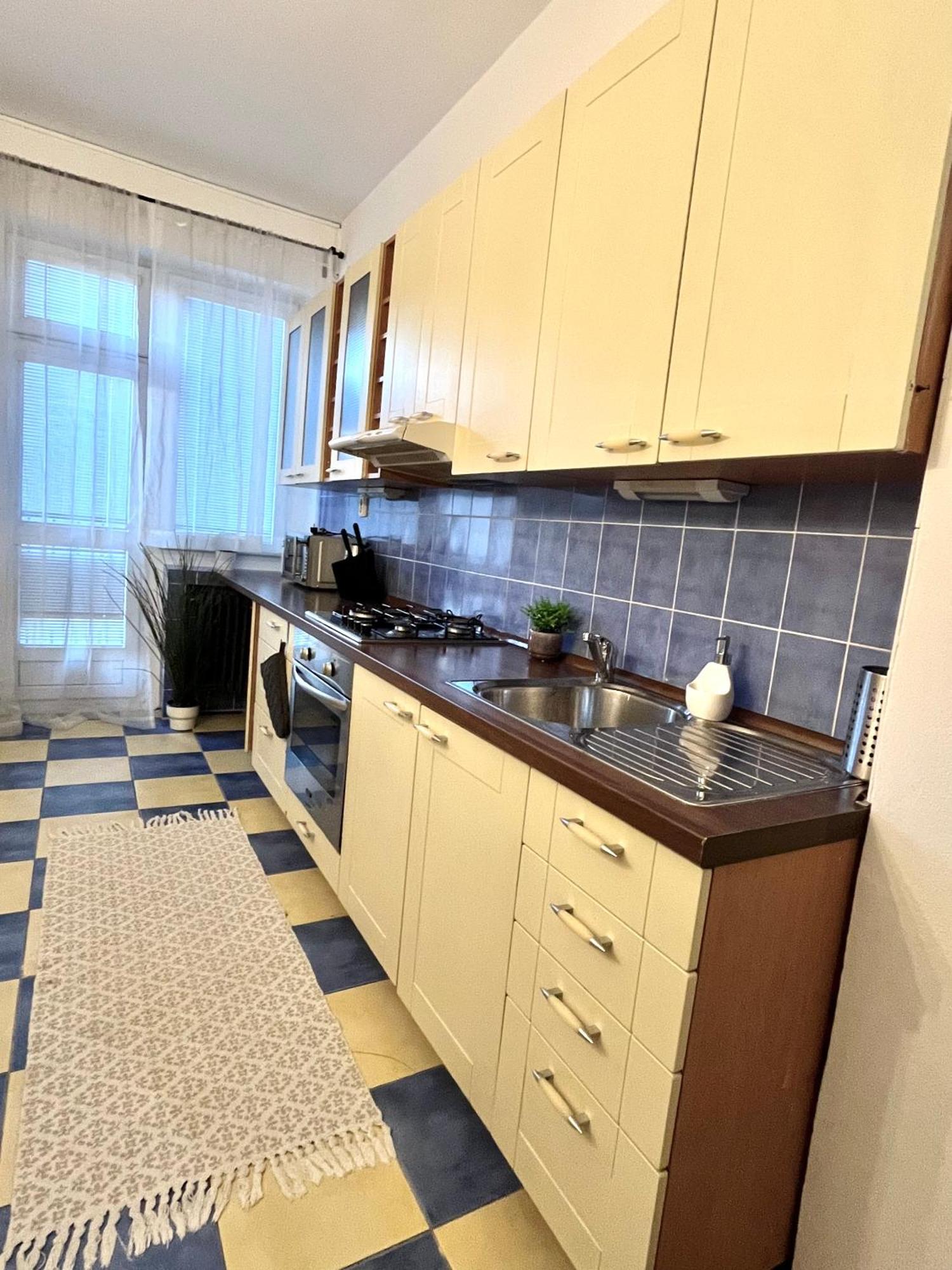Audrey Hepburn Apartment Old Town Air Conditioned Братислава Экстерьер фото